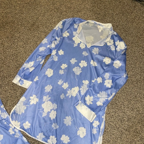 Vintage JCPenney Blue and White Floral Women's Pajama Set - Picture 5 of 6